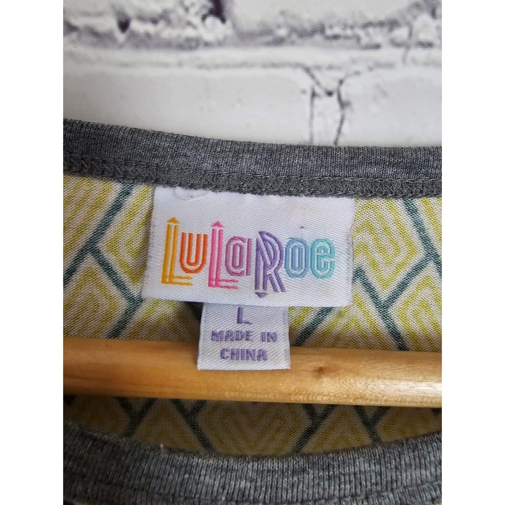 LuLaRoe Randy Baseball Tee Womens‎ Large Yellow Grey Geometric Raglan 3/4 Sleeve - Picture 4 of 12